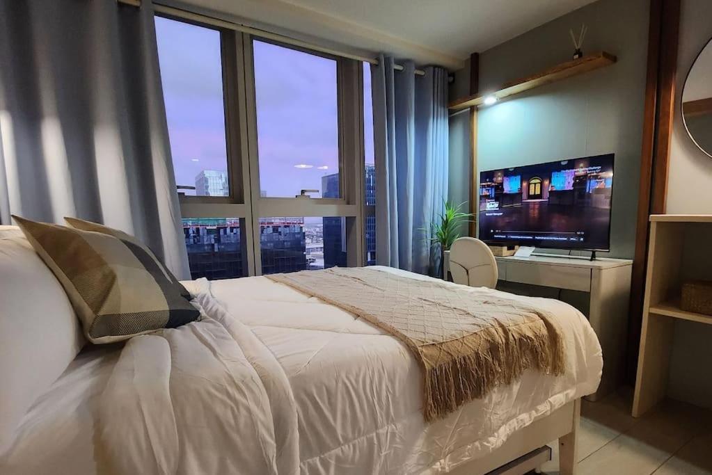 מנילה Luxestaysmnl Coastal Chic Netflx 380Mbps Pool Bgc מראה חיצוני תמונה