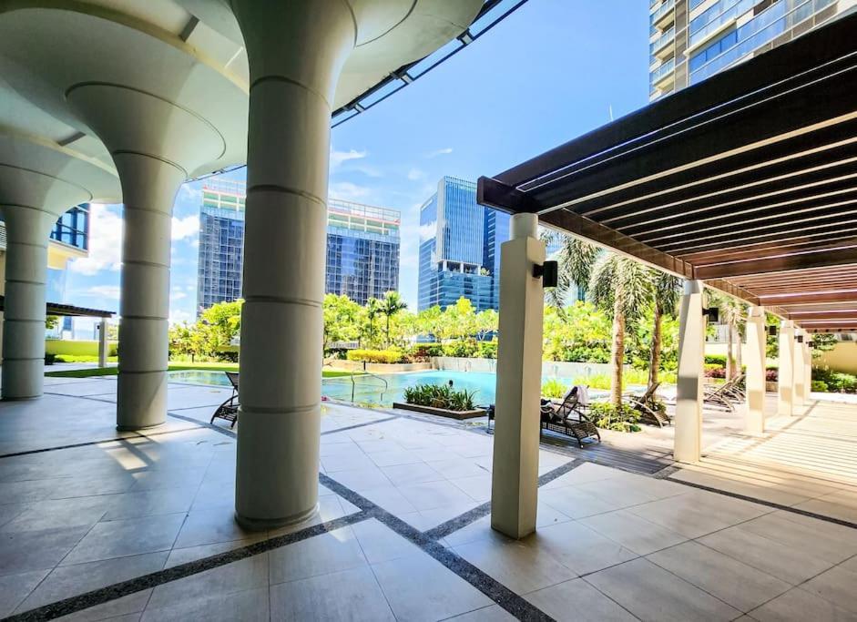 מנילה Luxestaysmnl Coastal Chic Netflx 380Mbps Pool Bgc מראה חיצוני תמונה