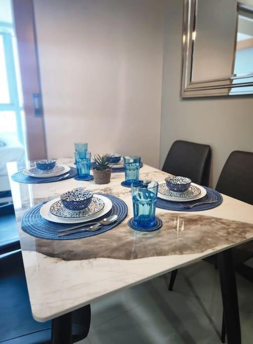 מנילה Luxestaysmnl Coastal Chic Netflx 380Mbps Pool Bgc מראה חיצוני תמונה