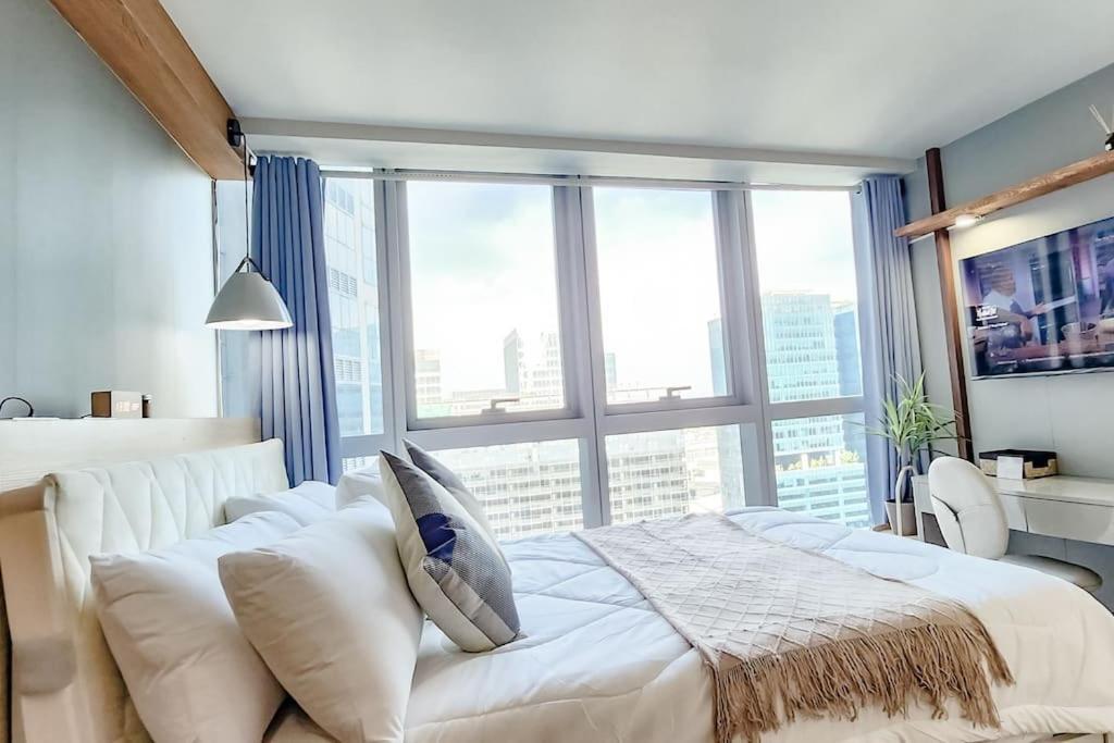 מנילה Luxestaysmnl Coastal Chic Netflx 380Mbps Pool Bgc מראה חיצוני תמונה